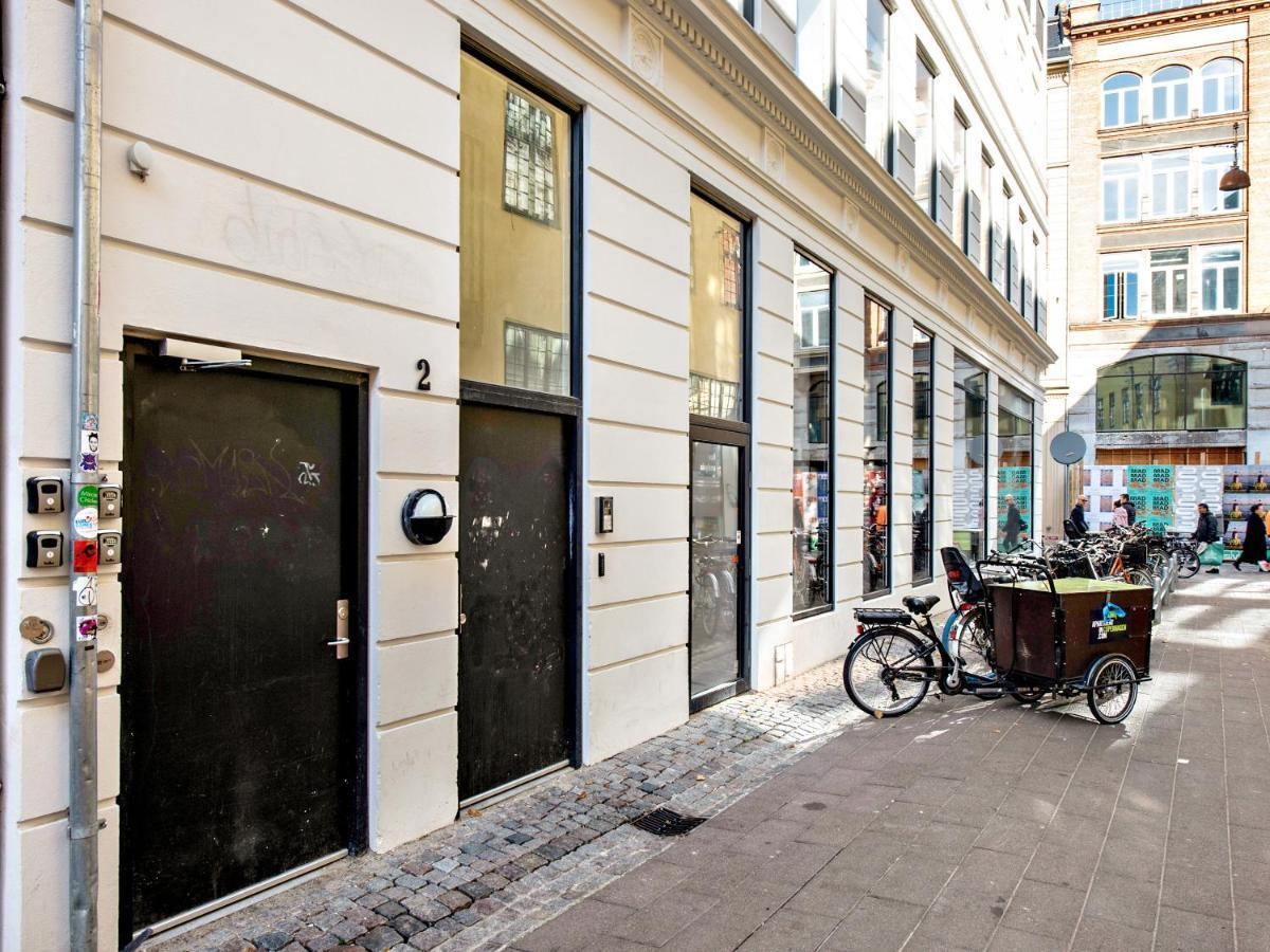 Sanders Leaves - Pleasant Four-bedroom In Downtown Appartement *