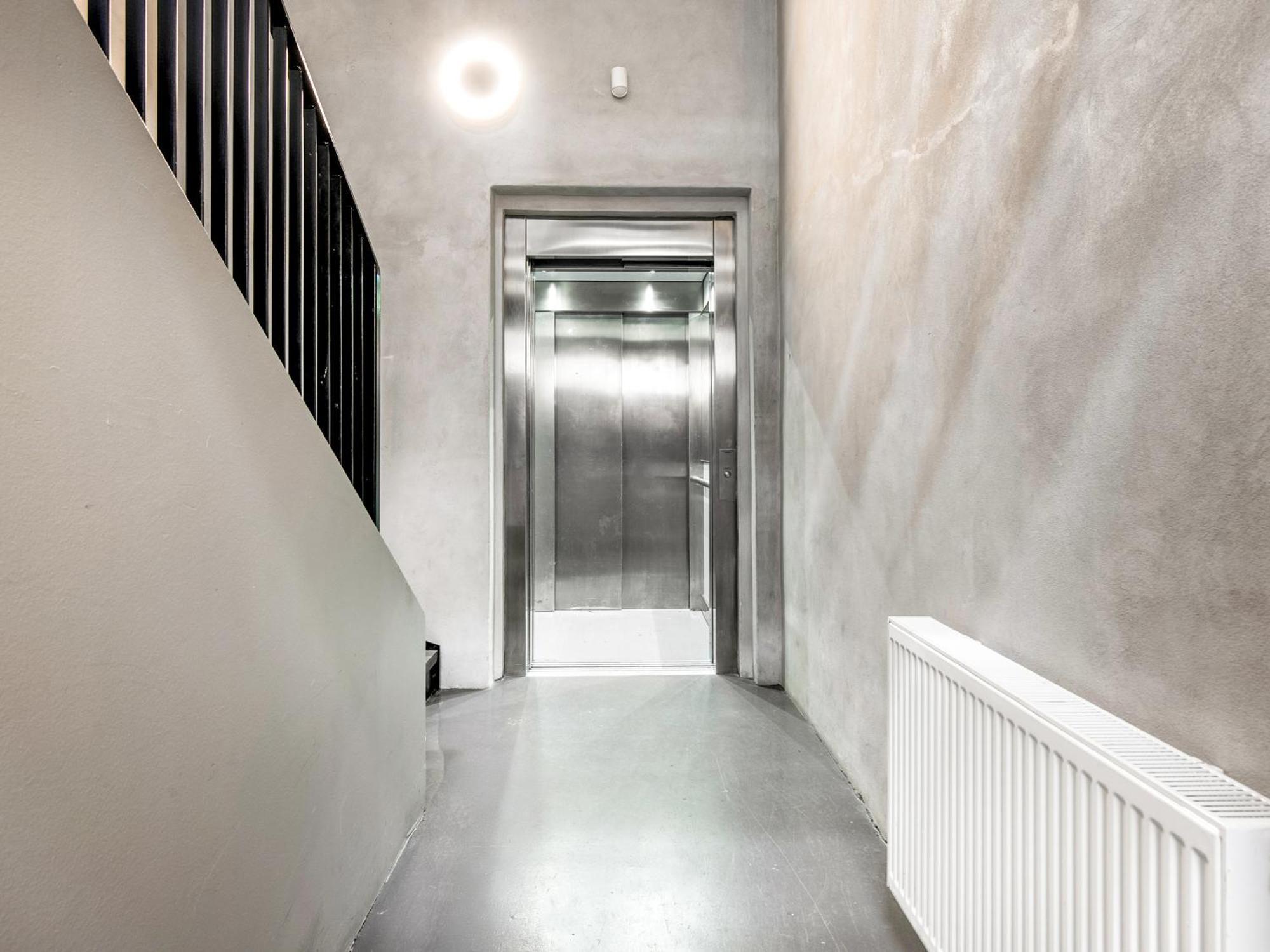 Sanders Leaves - Pleasant Four-bedroom In Downtown Appartement Kopenhagen