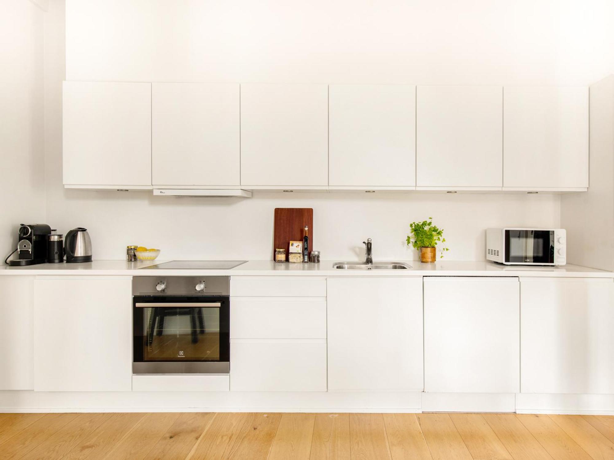 Sanders Leaves - Pleasant Four-bedroom In Downtown Appartement