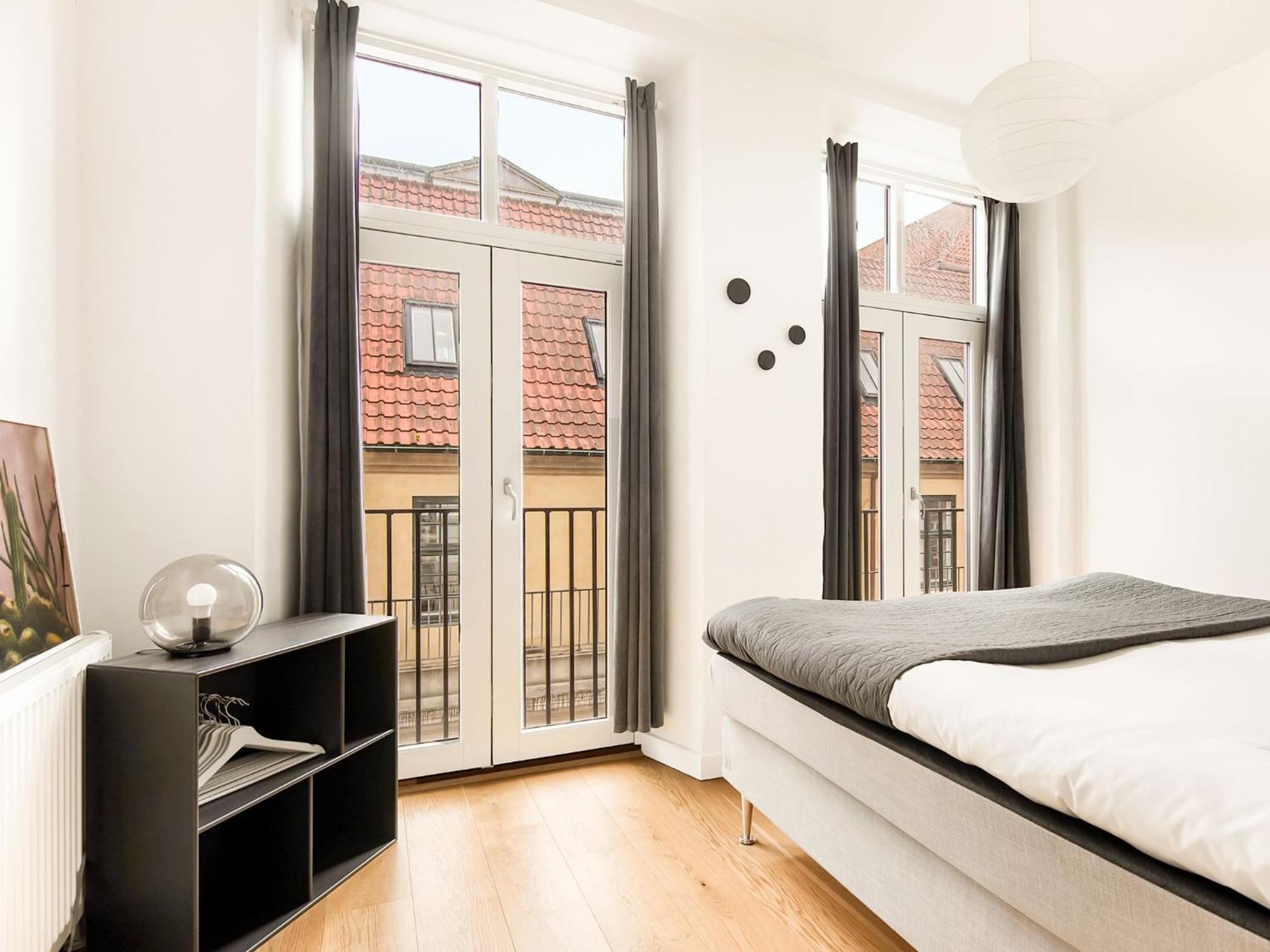 Sanders Leaves - Pleasant Four-bedroom In Downtown *