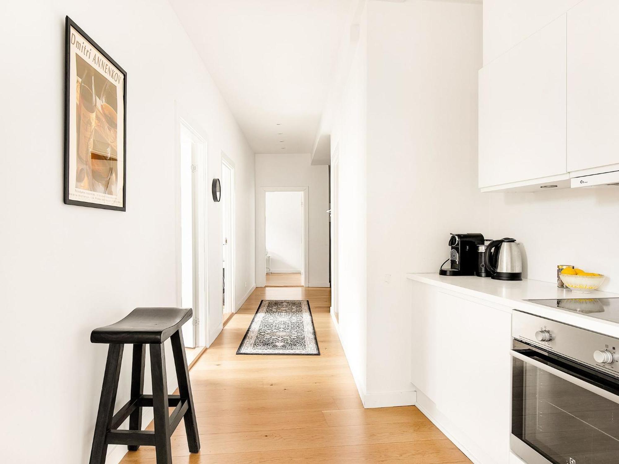 Sanders Leaves - Pleasant Four-bedroom In Downtown