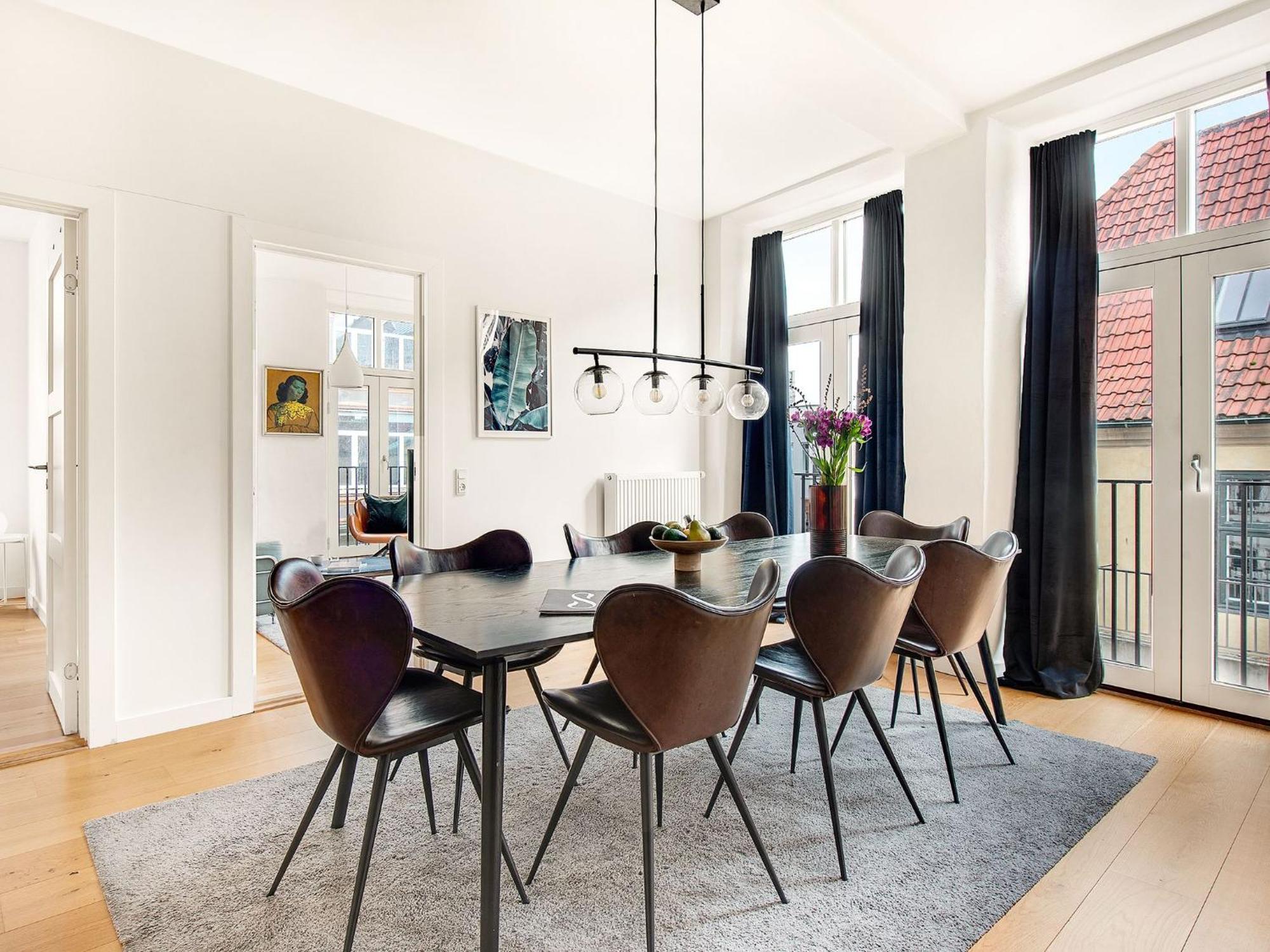 Apartment Sanders Leaves - Pleasant Four-bedroom In Downtown Kopenhagen